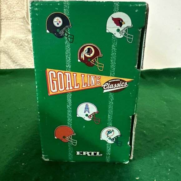 Ertl Cleveland Browns Collectibles NFL Goal Line Classics Delivery Truck Coin - Picture 5 of 12